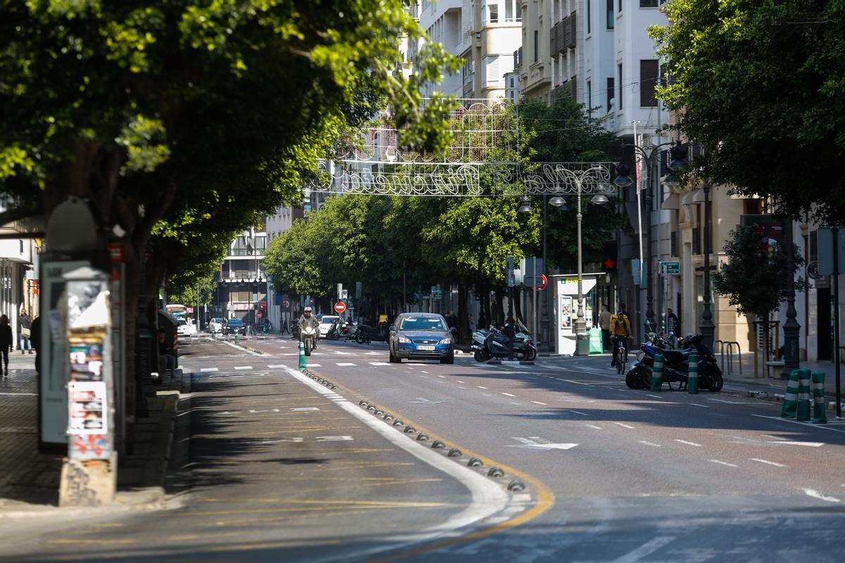 La calle Colón dejó de ser el punto neurálgico de compras por el cierre de comercios no esenciales
