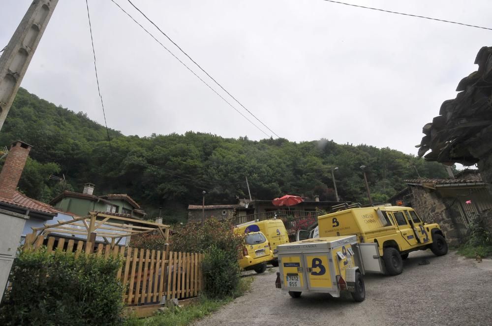 Un argayo obliga a desalojar un pueblo en Lena