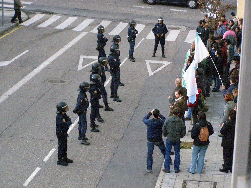 La efigie del Rey ardió tras una marcha independentista // R. Grobas