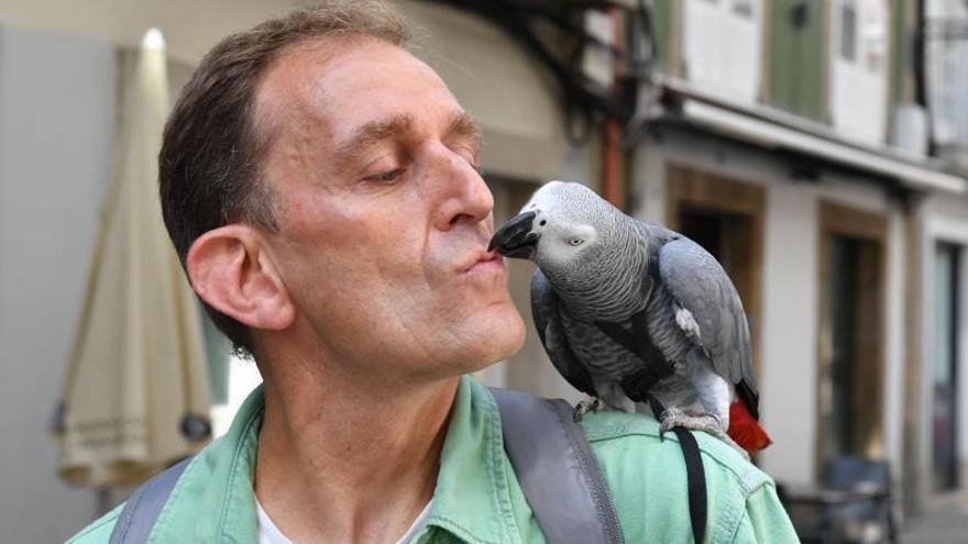 Víctor Fernández y Lolo, en la calle de la Franja. |   // VÍCTOR ECHAVE