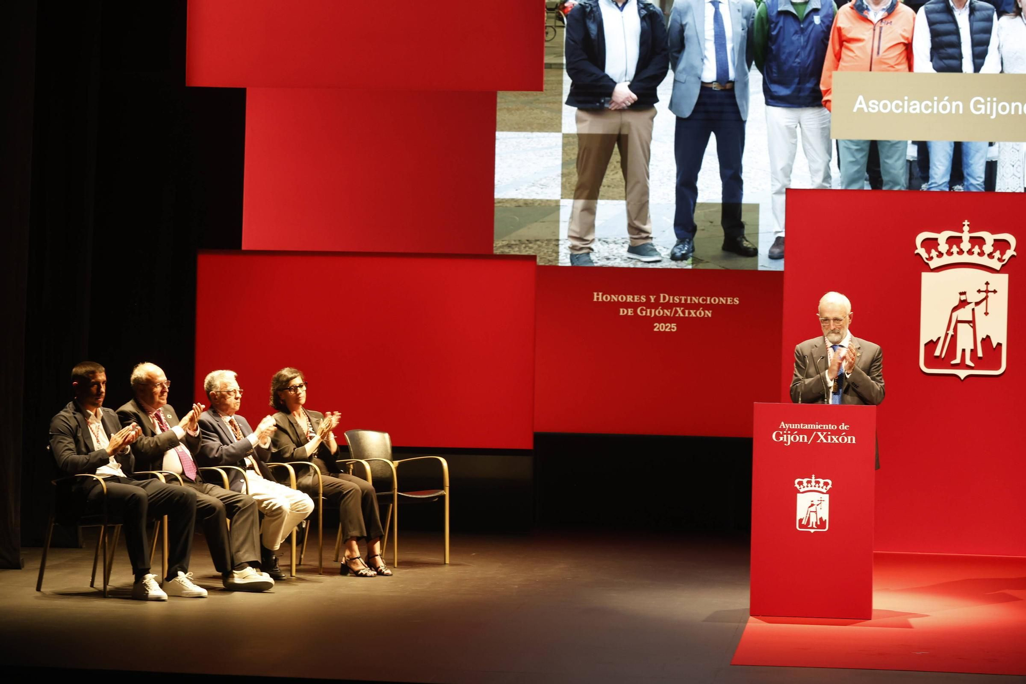 La entrega de medallas y distinciones de Gijón, en imágenes