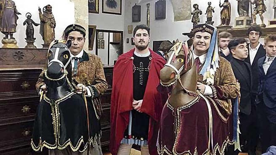 Los &#039;cavallets&#039; de Pollença bailan sus danzas rituales con motivo de Sant Sebastià