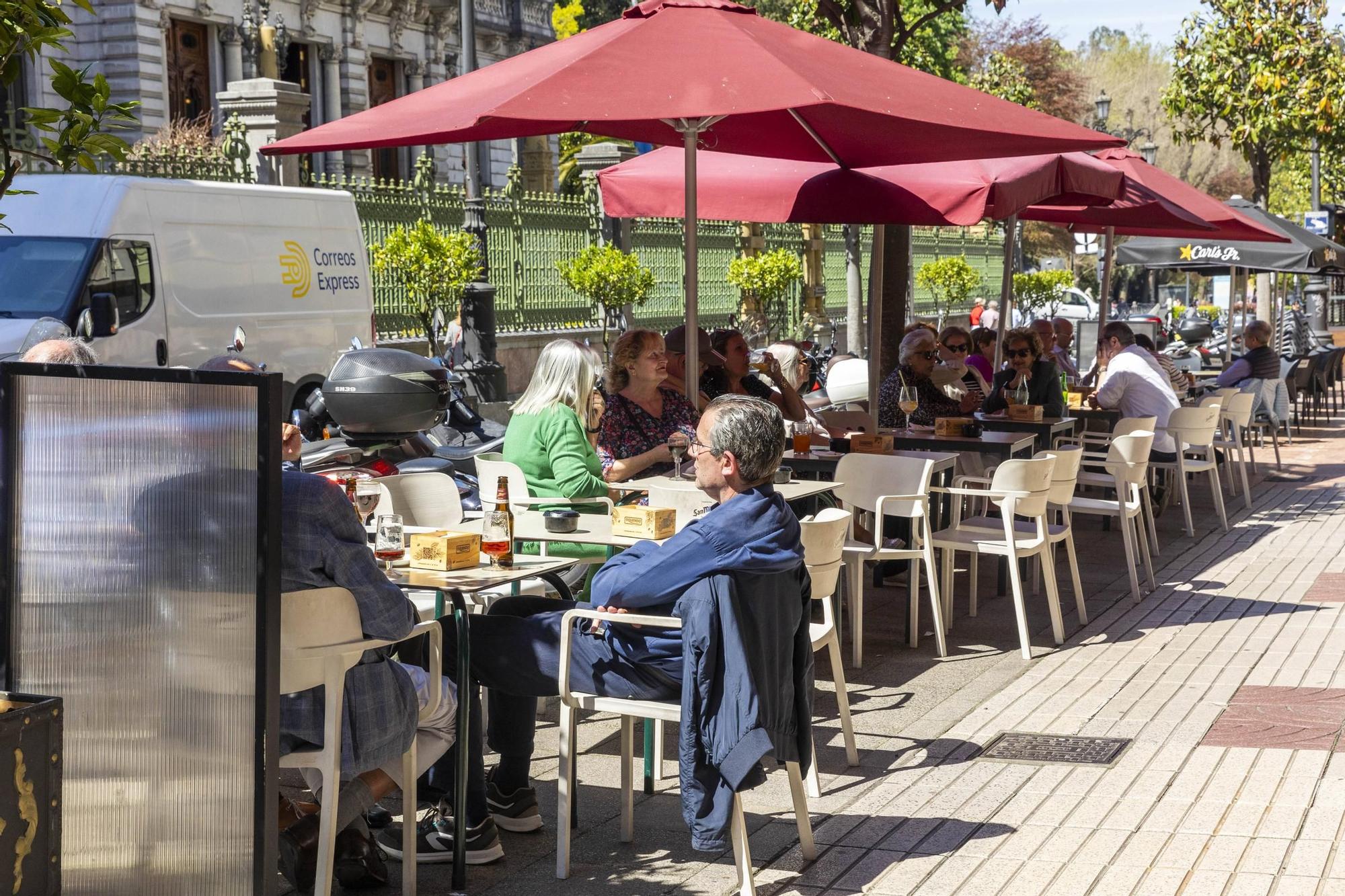 La primavera adquiere tintes veraniegos en Asturias: así fue la jornada de calor en Oviedo