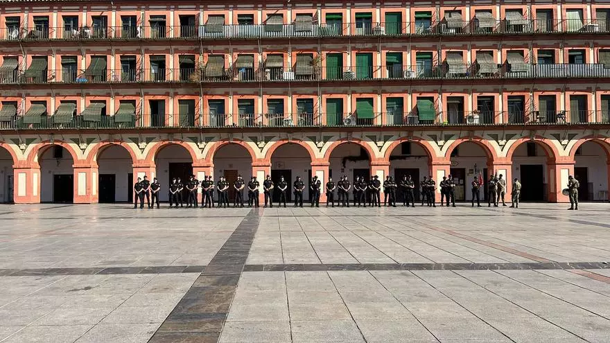 La Policía Nacional 'revoluciona' la plaza de la Corredera: así ha sido el desfile de ensayo para el día de los Custodios