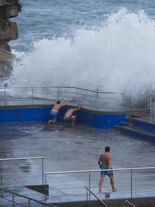 Oleaje en Gijón