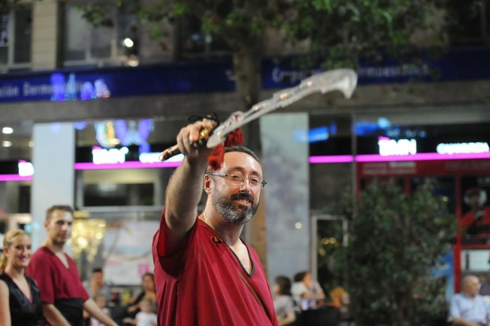 Desfile de Moros y Cristianos por las calles de Mu