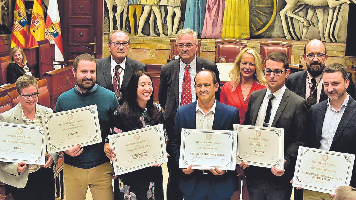 Foto de familia con todos los premiados en la gala.