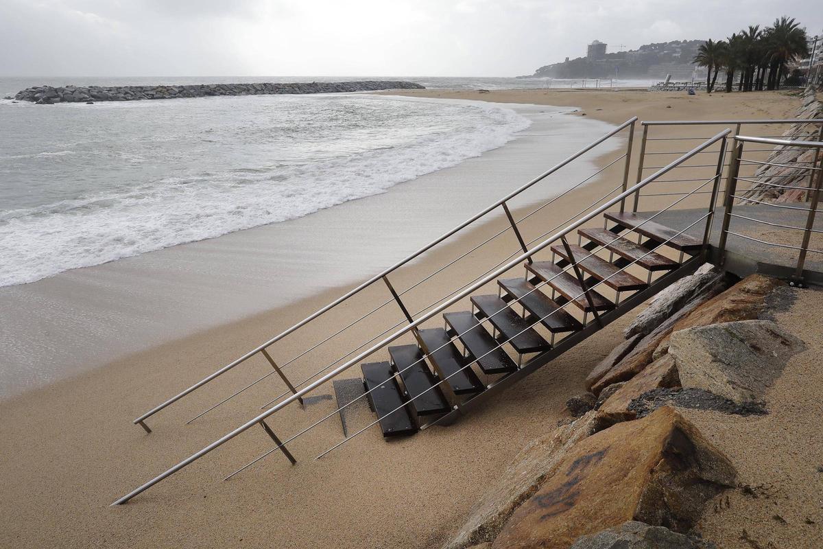 Les fotografies de l'endemà de la llevantada Harry a les comarques gironines Les fotografies de l'endemà de la llevantada Harry a les comarques gironines