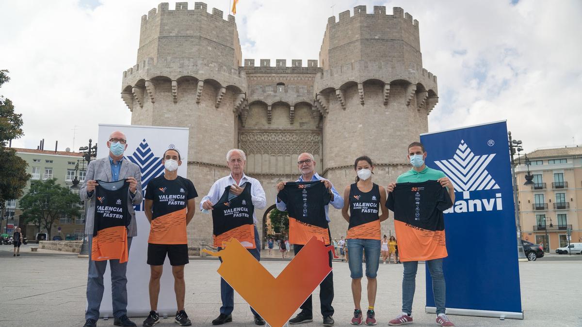 Presentación de las camisetas del Medio Maratón de València