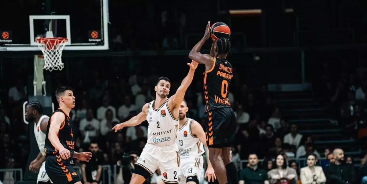 Brancou Badio, en el partido de este viernes ante el Dubai Basketball en partido jugado en Sarajevo.