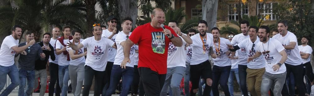 El Saguntino celebra el título de Copa a lo grande