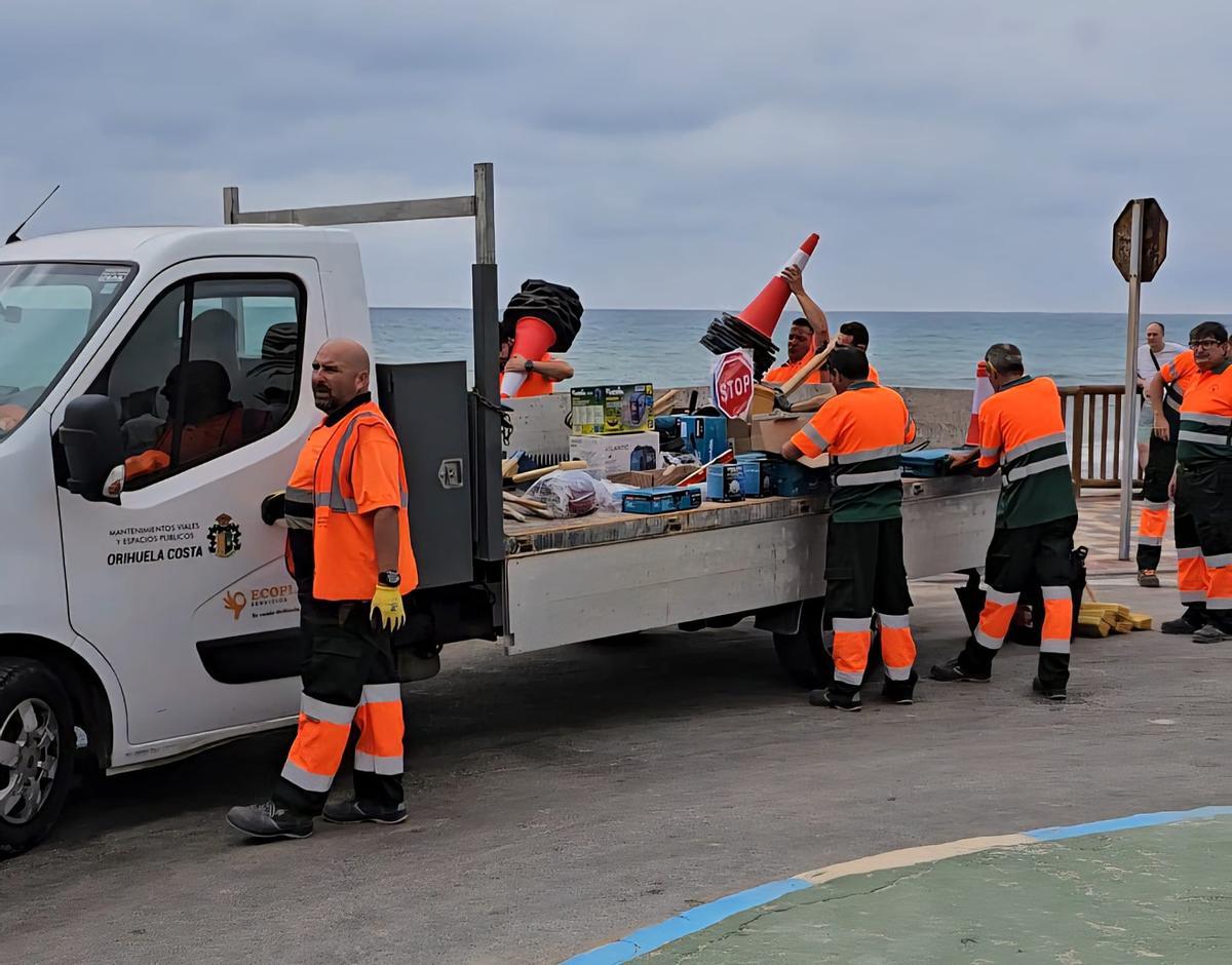 Empleados de Ecoplan, la empresa municipal de mantenimiento