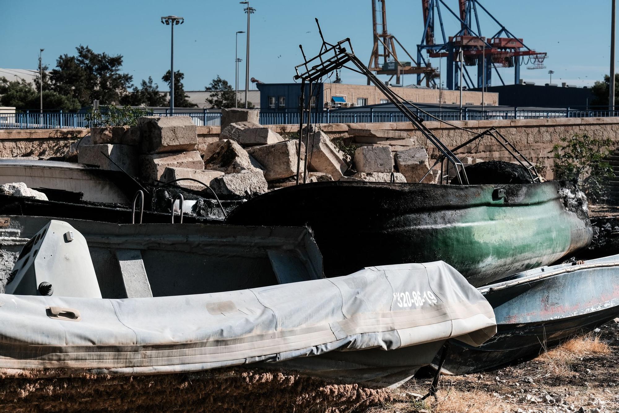 Incendio de embarcaciones decomisadas en el Puerto de Málaga