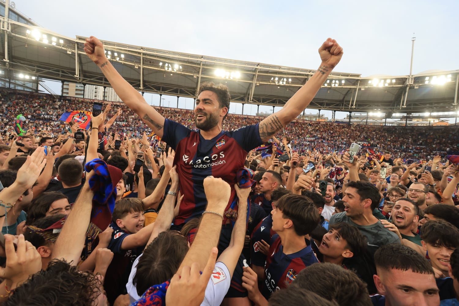 Fiesta en el Ciutat de Valencia: El Levante UD, campeón de Segunda División