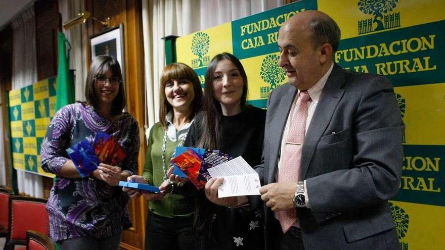 Desde la izquierda Nuria García, María José Vicente, Andrea Valero y Feliciano Ferrero.