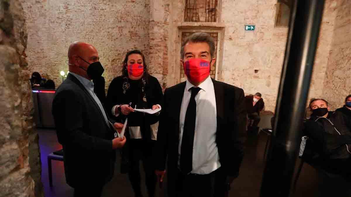 Laporta presenta a los miembros de la que sería su junta directiva