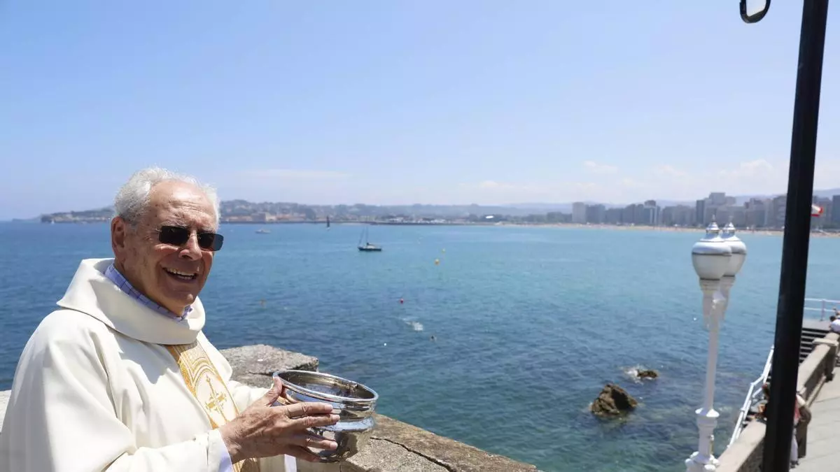 Gijón se prepara para la bendición de las aguas para celebrar San Pedro y reivindicar la "convivencia": "Es el día con el que se identifica todo el mundo"