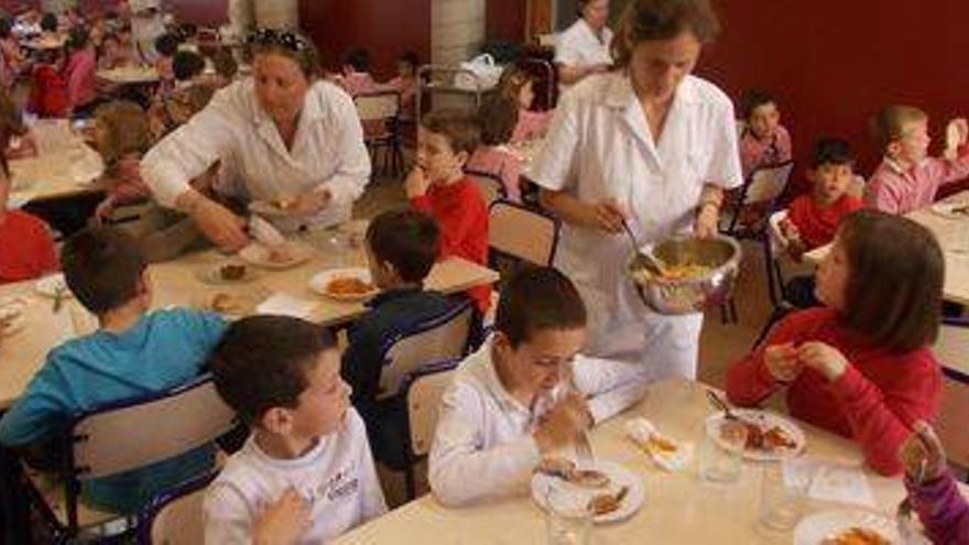 Vila-real amplía a 65.000 euros las becas de comedor escolar