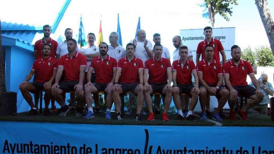 Los equipos de Langreo, presentados en la Feria de Muestras de Gijón