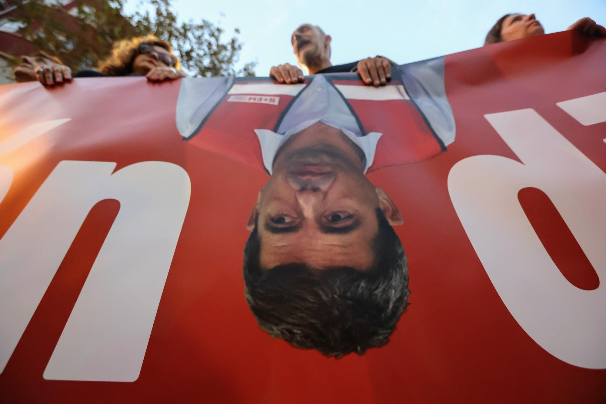 6.000 personas salen a la calle Alicante para manifestarse contra Mazón y su gestión de la DANA