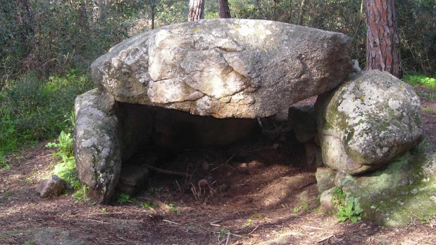 El dolmen de Can Mina (Palafrugell).