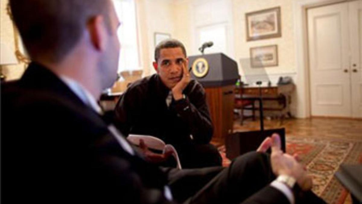 Obama, junto al director de Discursos de la Casa Blanca, Jon Favreau, el pasado día 19.