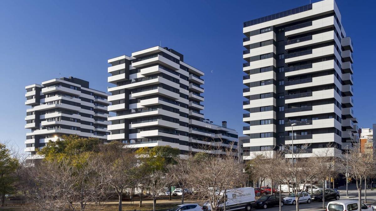 Bloques de pisos en una urbanización.