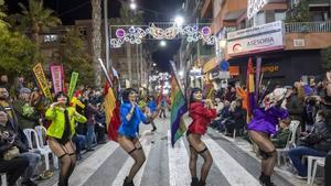 Disfraz de la comparsa Osadía en los desfiles de Carnaval de Torrevieja 2024.
