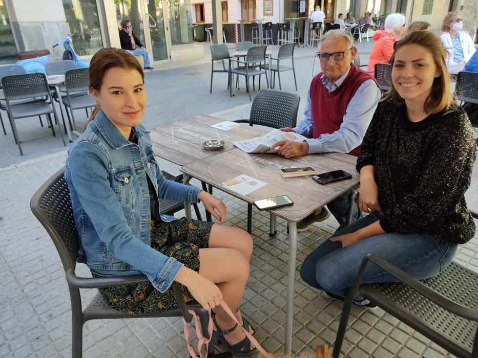 El olor a variat inunda la plaça Major de sa Pobla