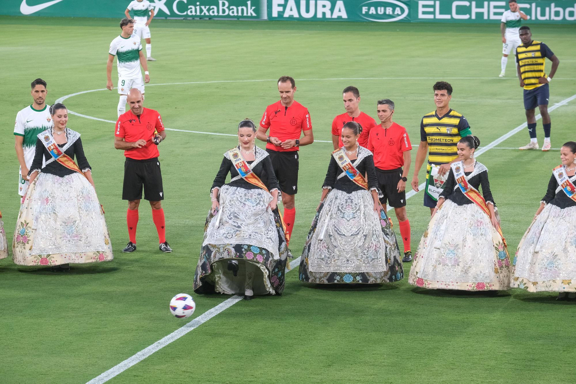 Las mejores imágenes del Elche CF - Parma Calcio 1913 del trofeo "Festa d´Elx"