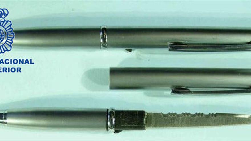 La Policía Nacional interviene 44 bolígrafos-navaja