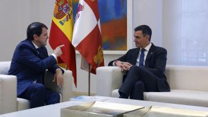 Pedro Sánchez y Alfonso Fernández Mañueco en La Moncloa.