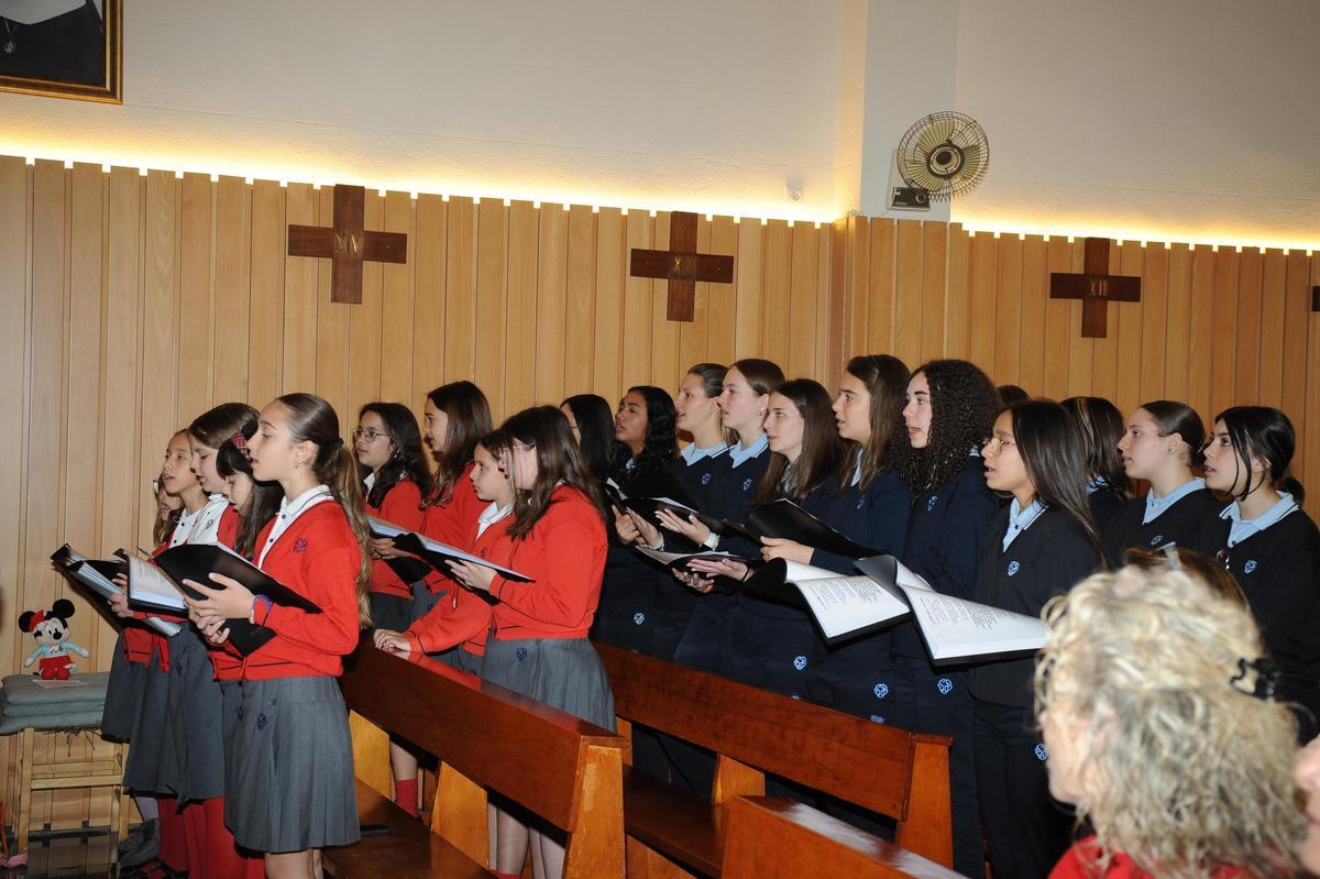 Un momento de la actuación del coro Un momento de la actuación del coro