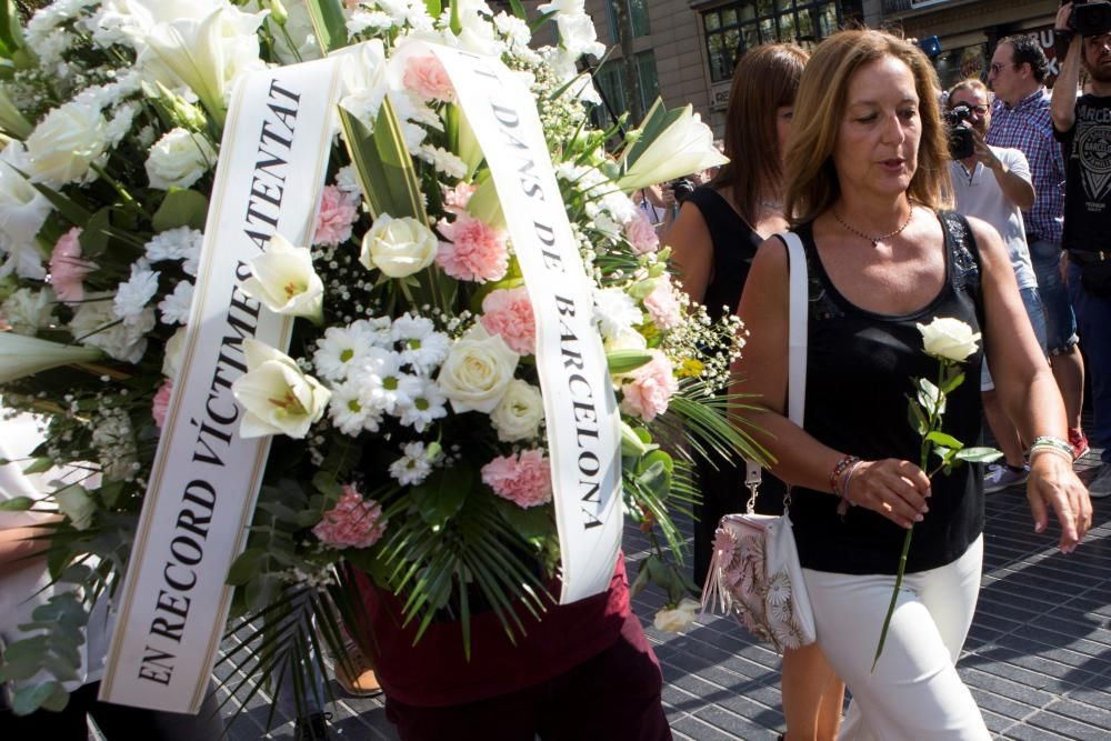 Homenaje en Las Ramblas a las víctimas de los atentados de Cataluña