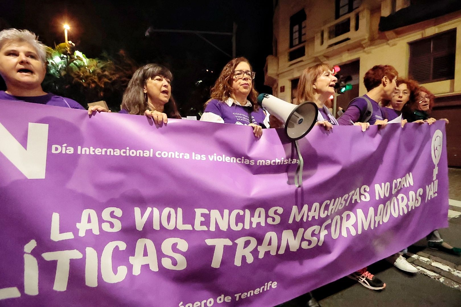 Manifestación por la eliminación de la violencia machista en Santa Cruz