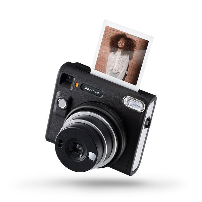 (Retailer ready) INSTAX SQUARE SQ40   hero camera shot with print