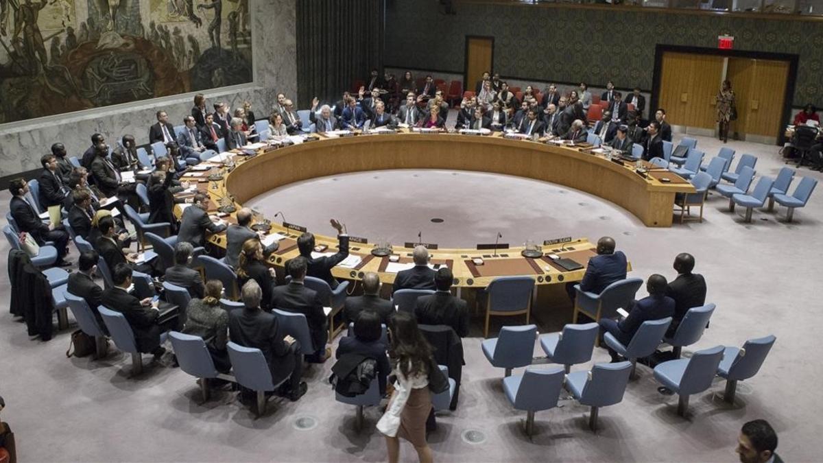 El Consejo de Seguridad de la ONU aprueba una resolución de condena a los asentamientos con la abstención de EEUU.