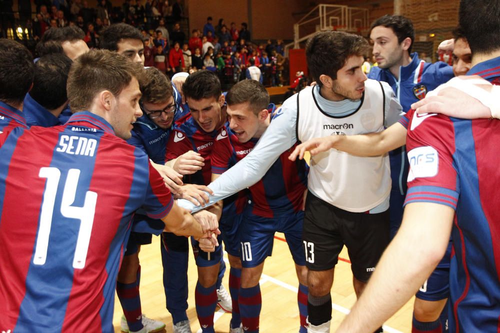 Las mejores imágenes de la victoria del Levante Fútbol Sala en Copa frente al Barça