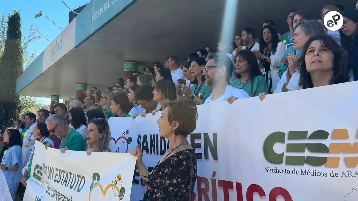 La huelga semanal de los médicos en Aragón encara "sin avances" su recta final y con casi 450 operaciones suspendidas: "No vamos a parar"