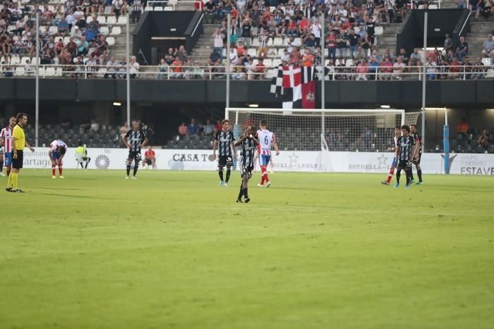 El FC Cartagena no falla ante el Algeciras y ya es colíder