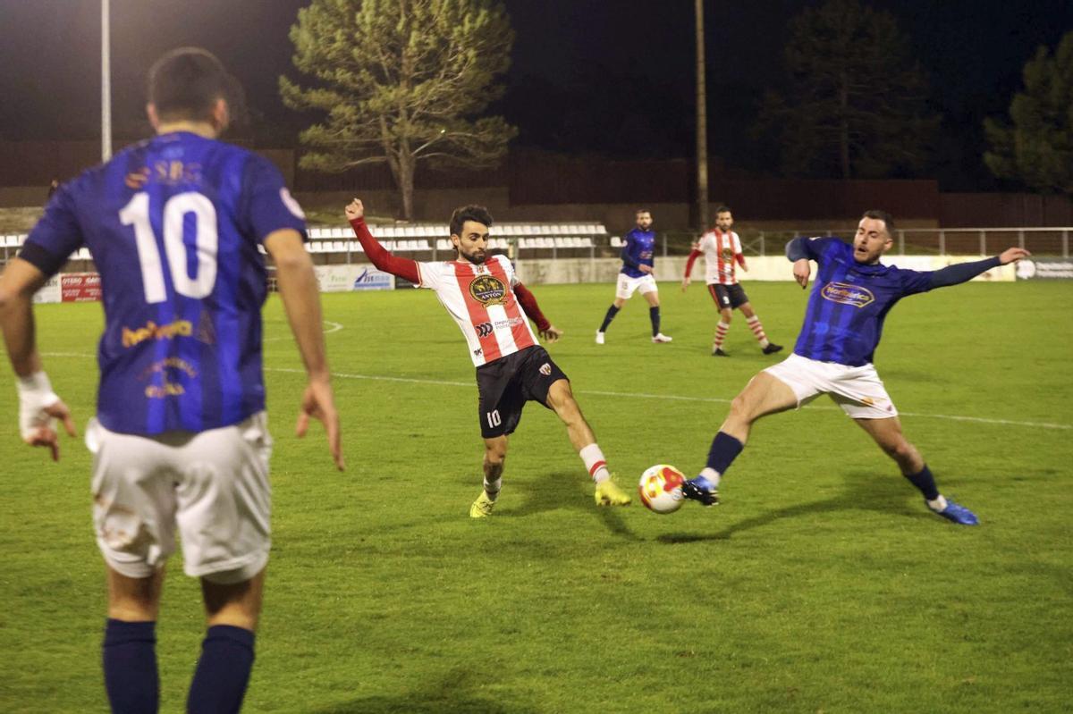 Julio Rey anotó el tanto decisivo del encuentro que coloca al Céltiga en play off de ascenso. | NOÉ PARGA
