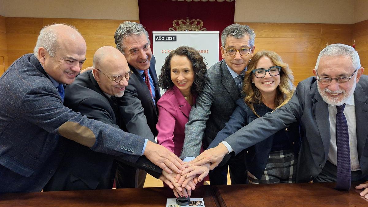 Presentación sello de la Real Audiencia de Extremadura.