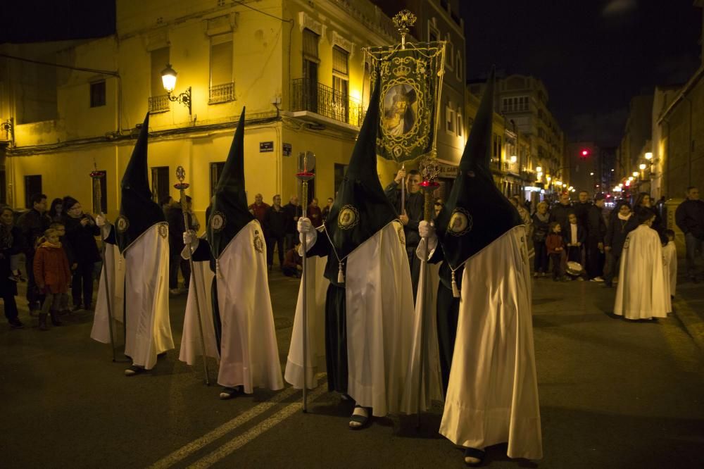 Procesión de la Real Hermandad de Jesús con la Cruz y Cristo Resucitado