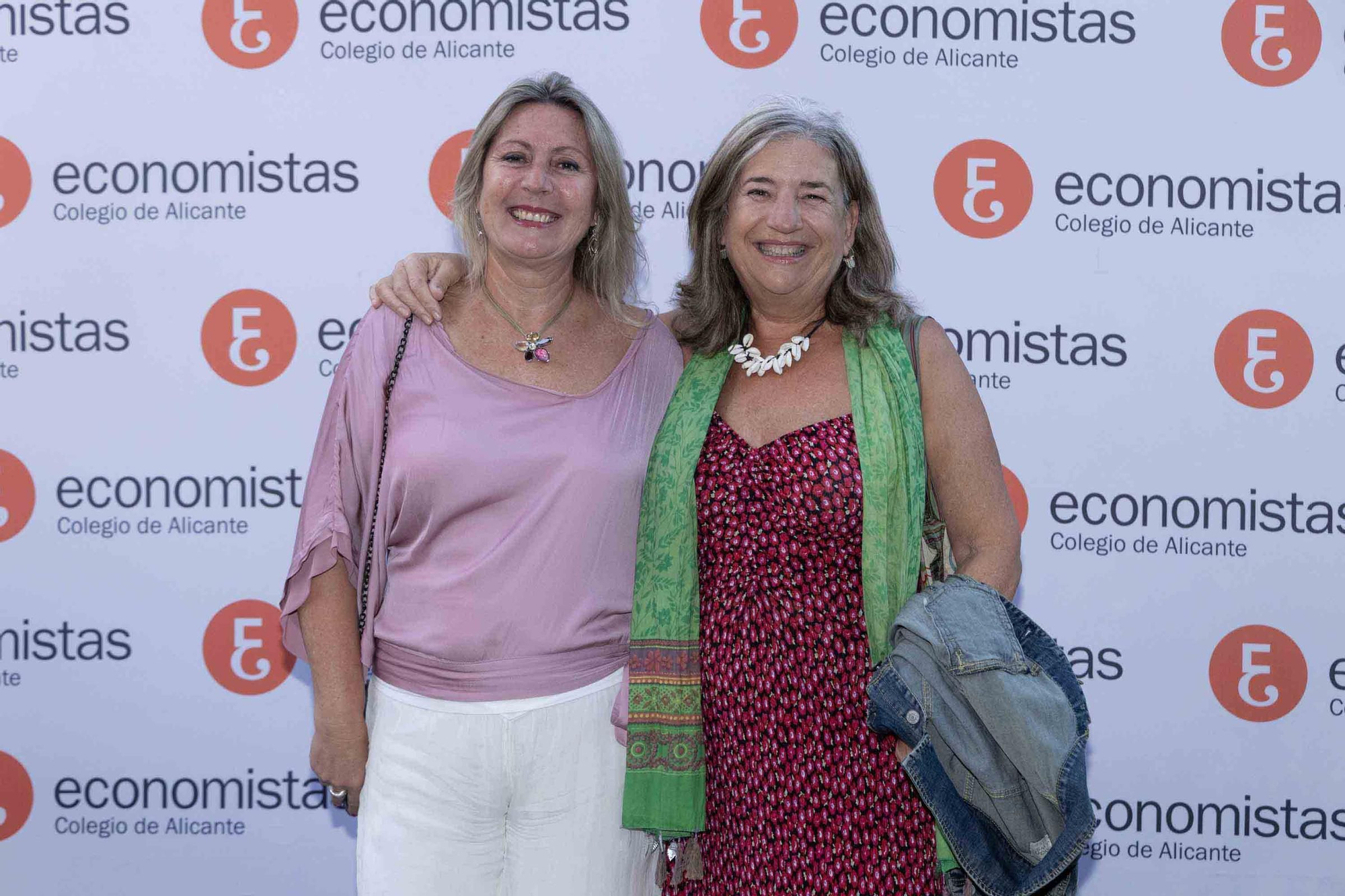 El Colegio de Economistas de Alicante celebra su cena anual en honor a su patrón