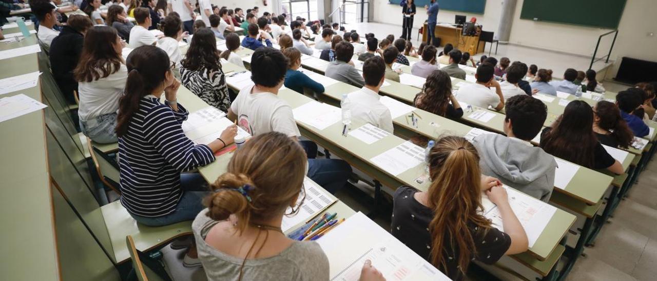 &quot;La clase presencial no será viable en la mayoría de centros&quot;, alertan los decanos