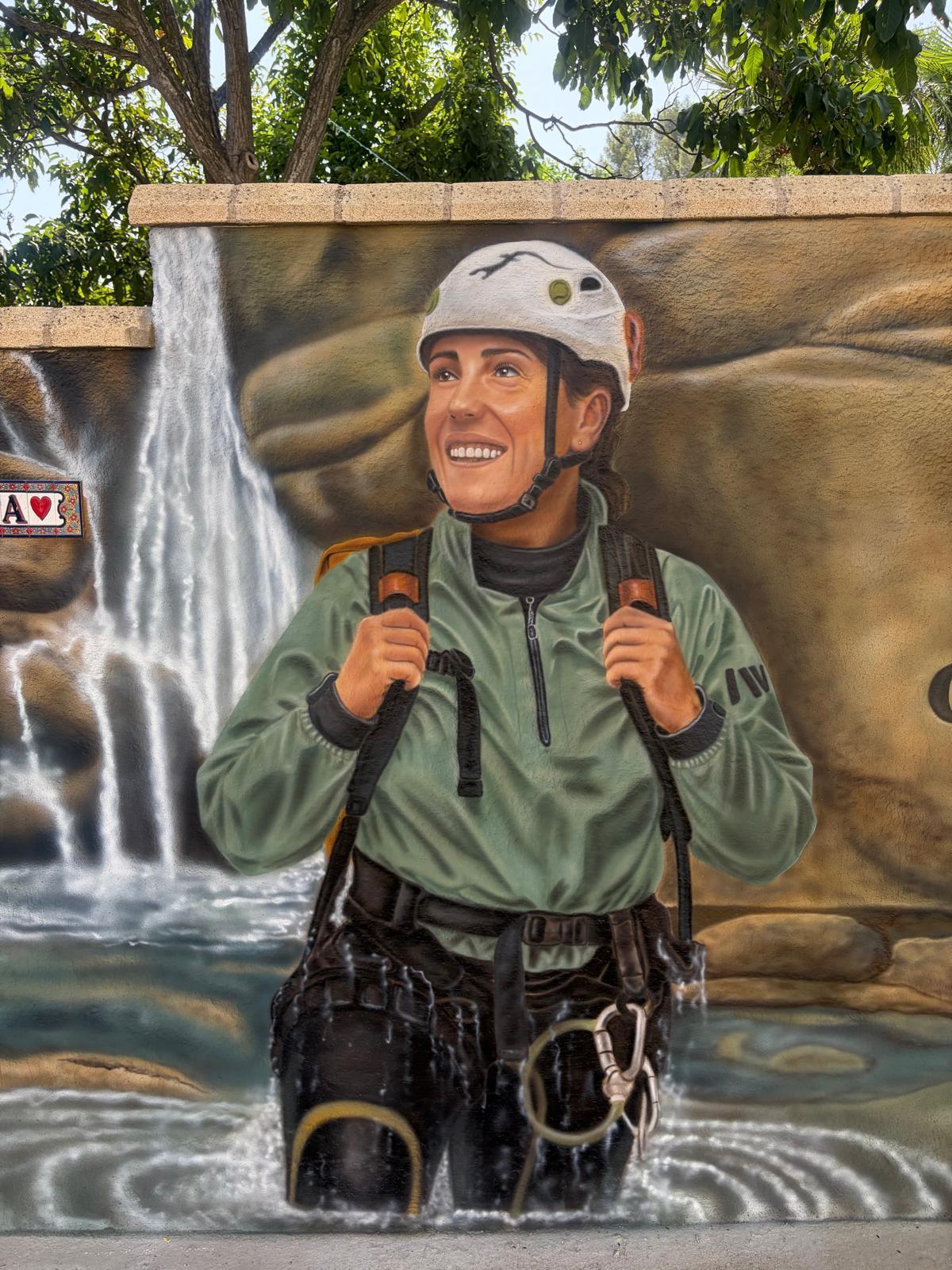 Detalle del mural de Sandrila pintado en Barbastro.