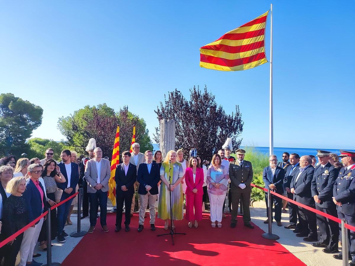 La Corporación Municipal de Tarragona en la ofrenda floral de este 11 de septiembre.