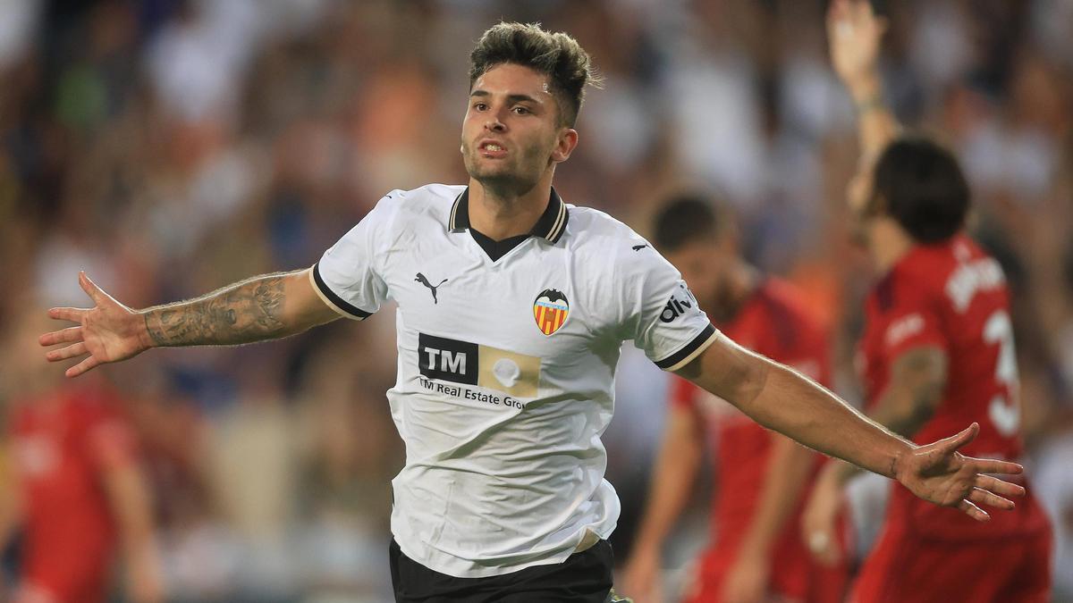 Los goles y la incidencia en ataque del madrileño han dado tranquilidad al Valencia