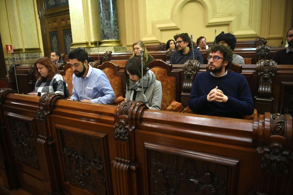 PP, PSOE y BNG votan a favor de la medida, que sale adelante con la abstención del Gobierno local