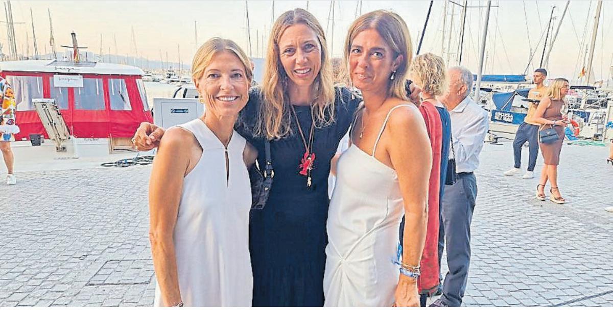 Marta Llanes, Estefanía Pomar y Carmen Felgueroso.